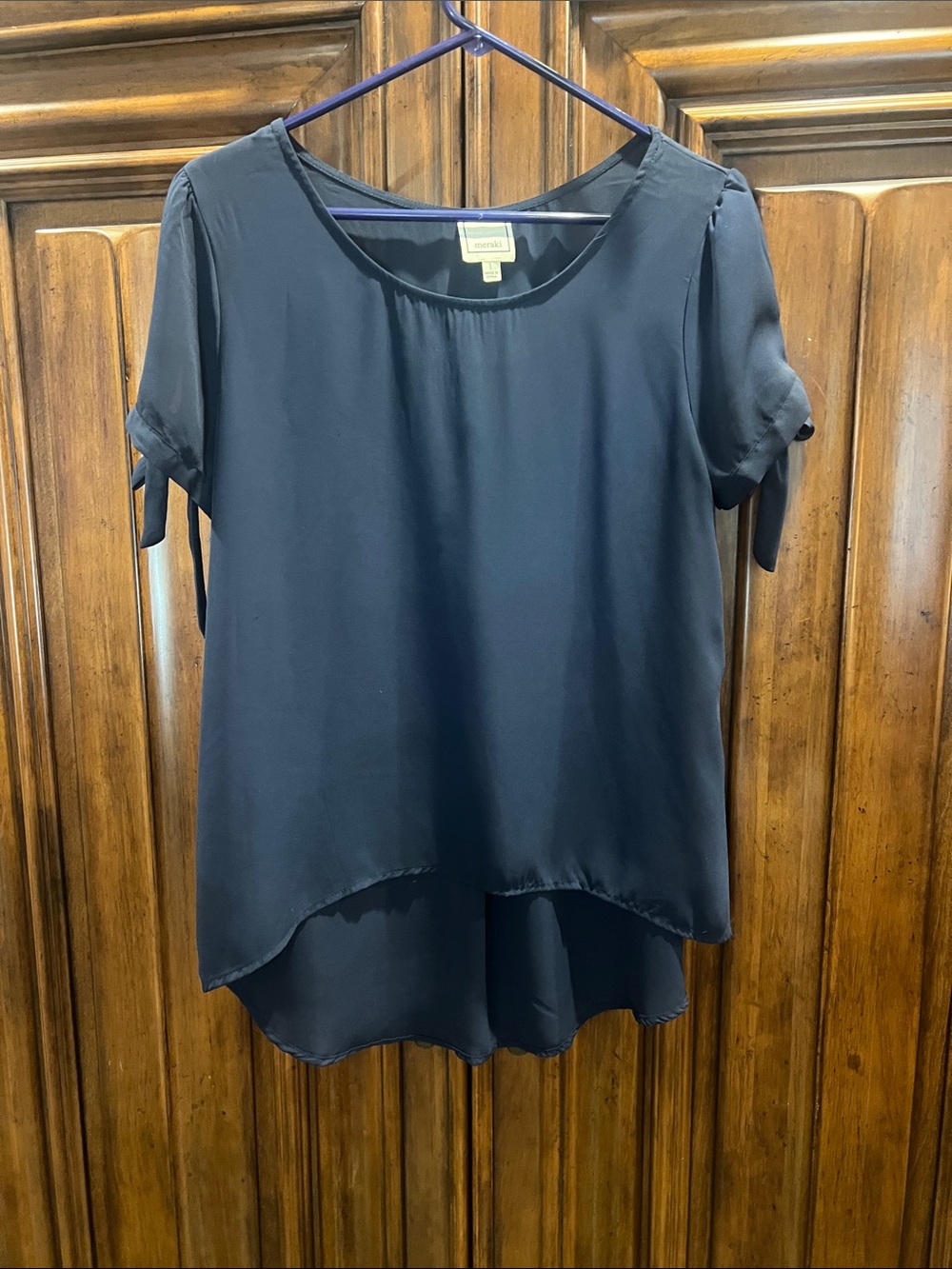 meraki Navy Short-Sleeve Tie-Sleeve High-Low Blouse